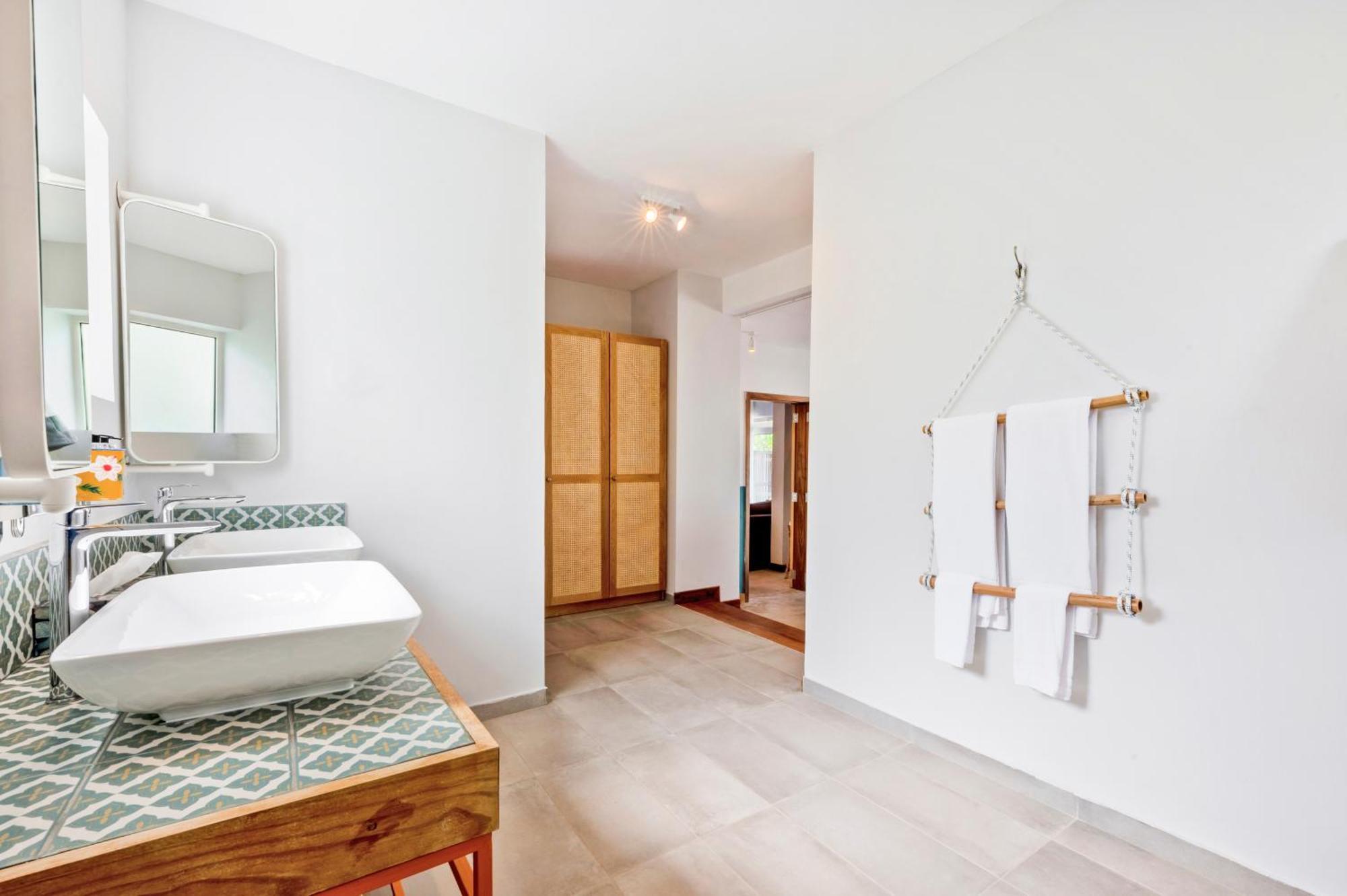 C Rodrigues Mourouk Hotell Port South East Eksteriør bilde